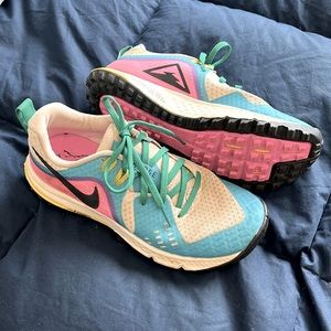 Nike trail sneakers size 7